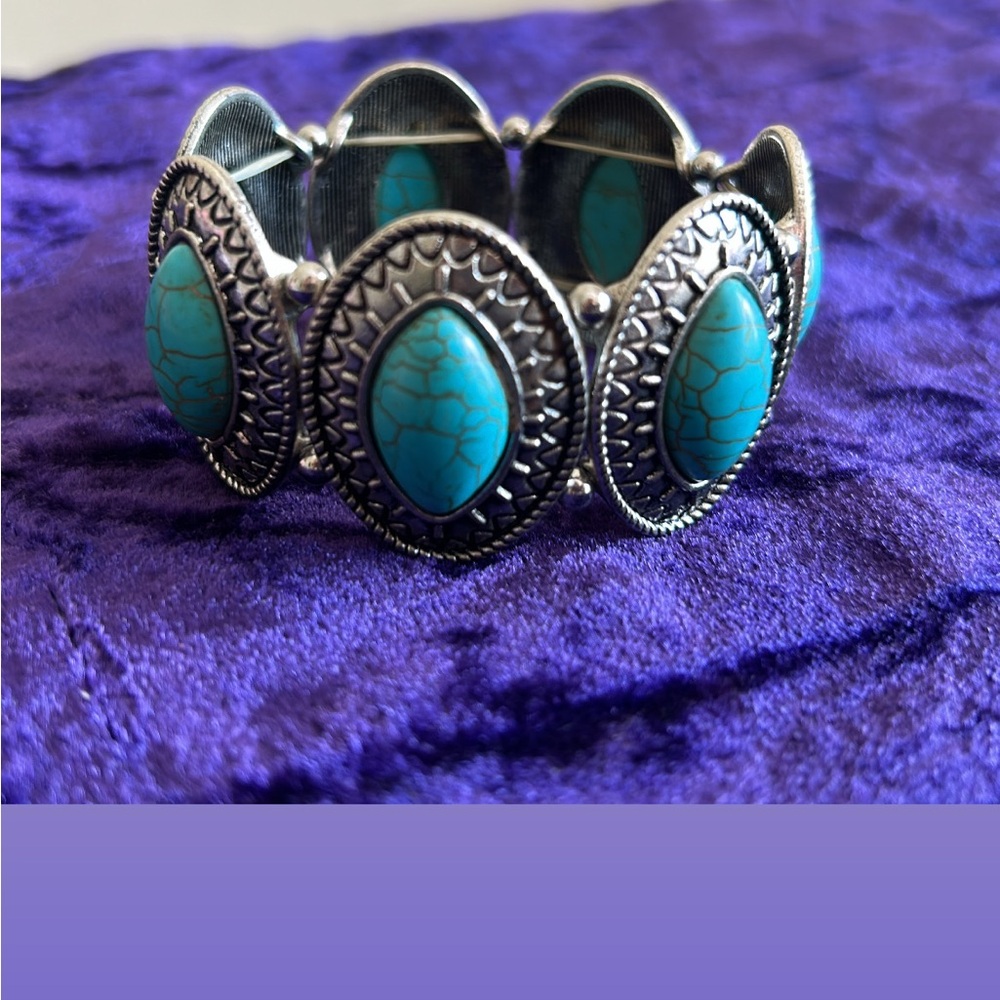 Vintage Turquoise and Silver stretch Women's Bracelet